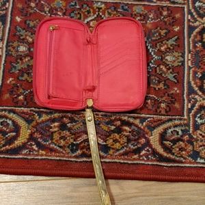 Lilly Pulilzer floral wristlet